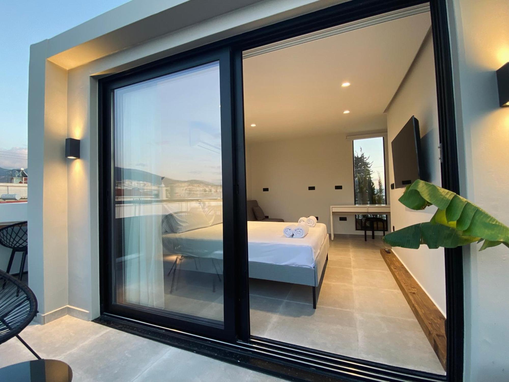 Ferienwohnung Hyperion Penthouse Patras Exterior foto